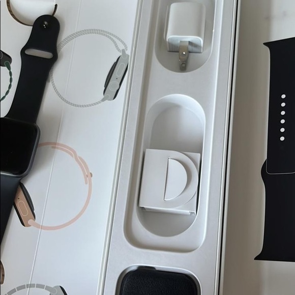 COPY - Apple iWatch 44MM - Picture 5 of 6